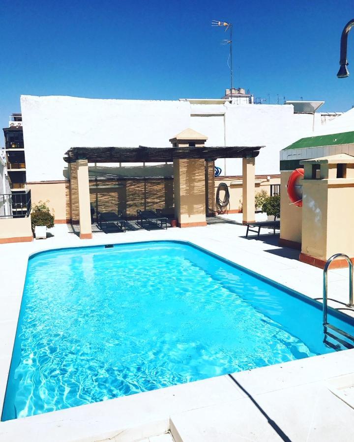 Agua VI & Seasonal Pool By Ele Apartments Малага Екстериор снимка